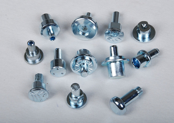 OEM 7057 6061 Pièces en aluminium à froid pour les pièces en aluminium pour les composants de haut-parleurs / barres en T / barres en U